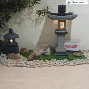 Japanese Zen Garden With Pagoda Lantern And Fountain