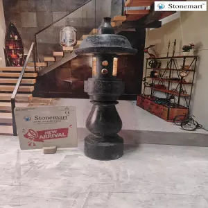 3 Feet, 70 Kg Granite Japanese Stone Lantern For Indoor And Outdoor